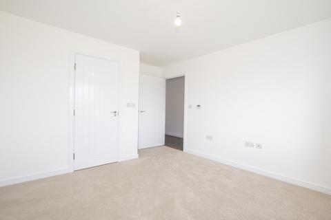 2 bedroom apartment to rent, Banham Drive, Chelmsford CM1