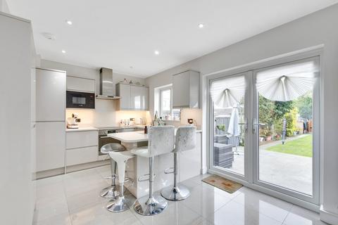 9 Park Mead, Sidcup, DA15 9PE