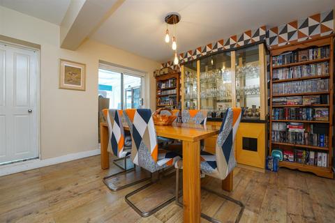 72 Tuffley Crescent, Gloucester, GL1 5NE