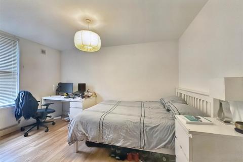2 bedroom flat to rent, Brunswick Villas F3Wilder StreetSt PaulsBristol