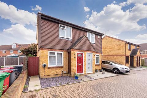 42 Alder Close, Slough, SL1 5DQ