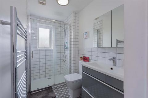 42 Alder Close, Slough, SL1 5DQ