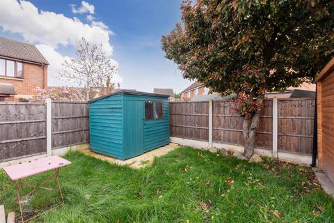 42 Alder Close, Slough, SL1 5DQ