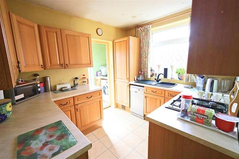 2 bedroom semi-detached bungalow for sale, West Way, Hove