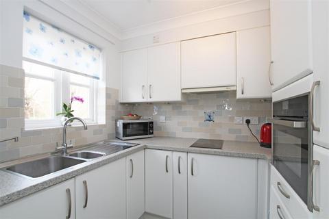 2 bedroom retirement property for sale, Deanery Close, Chichester