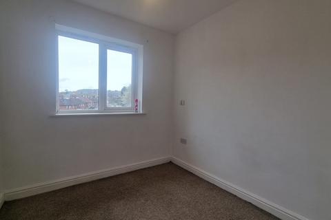 2 bedroom flat to rent, Harvest Road, Rowley Regis
