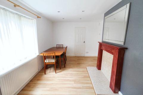 3 bedroom semi-detached house to rent, Calverton Avenue, Carlton, Nottingham, NG4 1ND