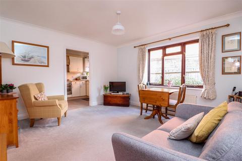 1 bedroom flat for sale, Tanyard Close, Horsham