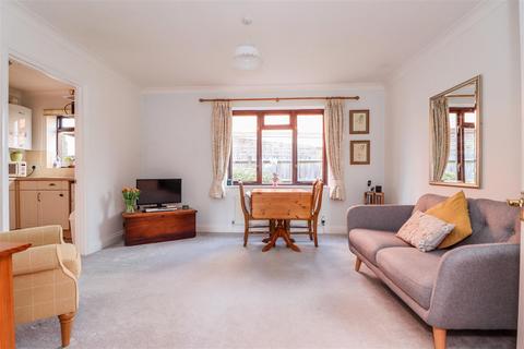 1 bedroom flat for sale, Tanyard Close, Horsham
