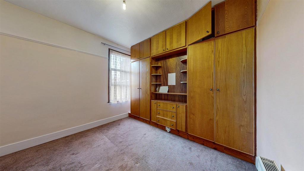 Double bedroom f/f mr