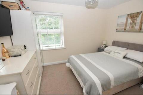 2 bedroom house to rent, 158 Inchbonnie Road, Chelmsford