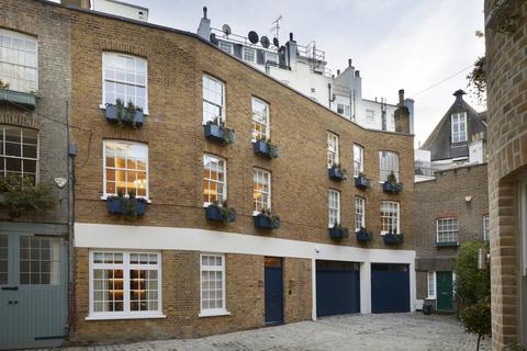 3 bedroom terraced house for sale, Halkin Mews, London, SW1X