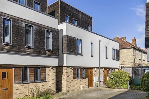 5 Swallow Gardens, Chesterton, Cambridge, CB4 1FU
