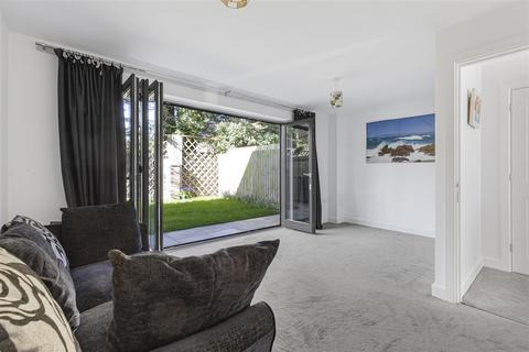 5 Swallow Gardens, Chesterton, Cambridge, CB4 1FU