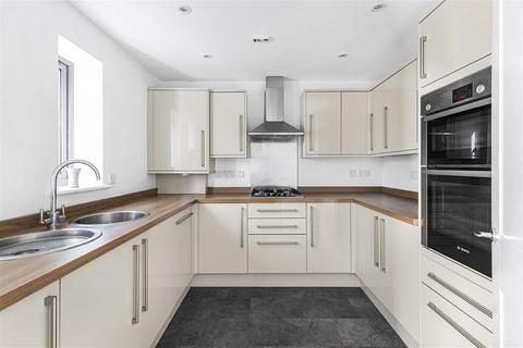5 Swallow Gardens, Chesterton, Cambridge, CB4 1FU