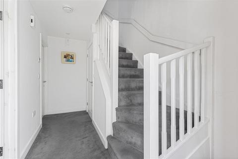 5 Swallow Gardens, Chesterton, Cambridge, CB4 1FU