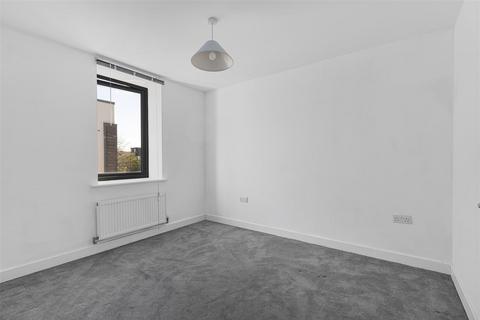 5 Swallow Gardens, Chesterton, Cambridge, CB4 1FU