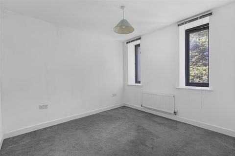 5 Swallow Gardens, Chesterton, Cambridge, CB4 1FU