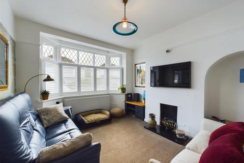63 Thornton Crescent, Coulsdon, CR5 1LG