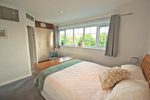 4 bedroom detached house for sale, Keswick Drive, Bramhall