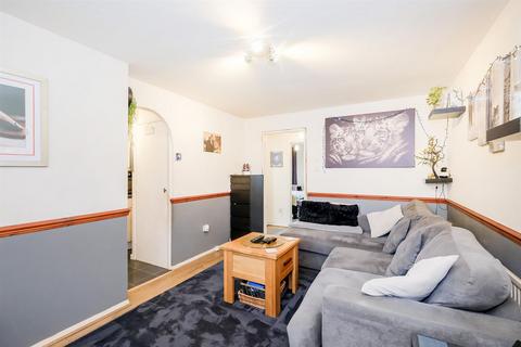 1 bedroom flat for sale, Hall Lane, Chingford