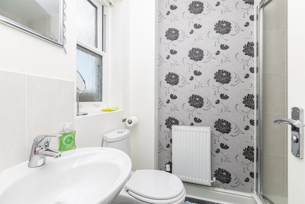Bedroom 2 En-suite