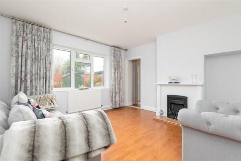 3 bedroom terraced house for sale, Burford Way, Hitchin, Herts SG5 2XE