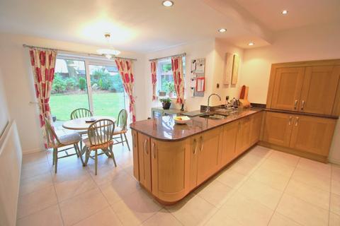 4 bedroom detached house for sale, Queensgate, Bramhall