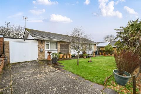 3 bedroom detached bungalow for sale, Furners Mead, Henfield