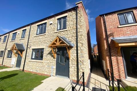 3 bedroom end of terrace house for sale, High Street, Flore, Northamptonshire NN7