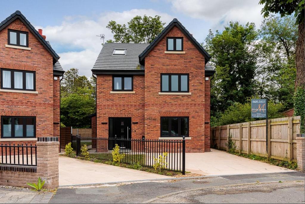 Carlton Avenue, Bramhall 4 bed detached house for sale £735,000