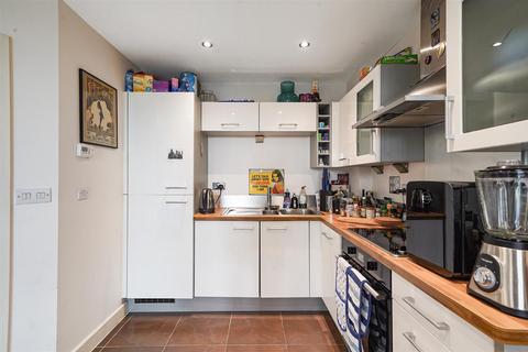 1 bedroom apartment for sale, Adriatic Apartments, London, E16