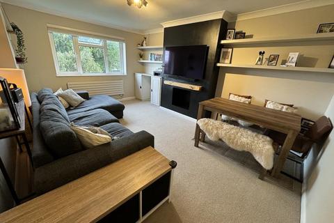 2 bedroom maisonette for sale, Southwick Close, East Grinstead