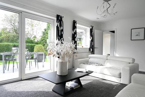 3 Boston Close, Bramhall, Stockport, SK7 2BP