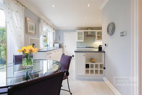 4 Woodfields, Simonstone, Burnley, BB12 7SB
