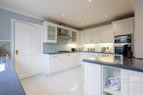 4 Woodfields, Simonstone, Burnley, BB12 7SB