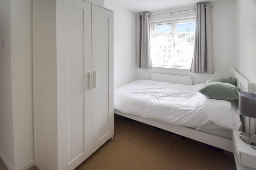 The Platters, Rainham,Gillingham, ME8 4 bed detached house for sale £