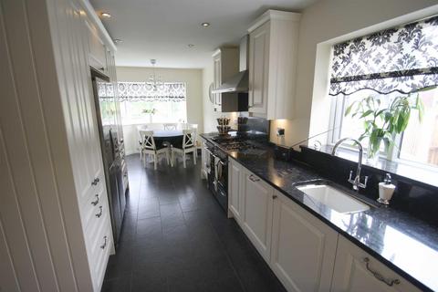 3 bedroom detached house for sale, Poplar Avenue, Wilmslow