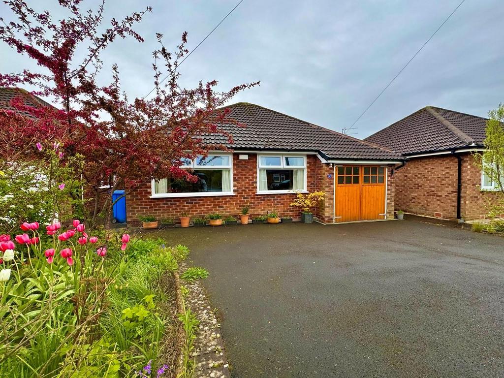 Crossway, Bramhall 3 bed detached bungalow for sale £400,000