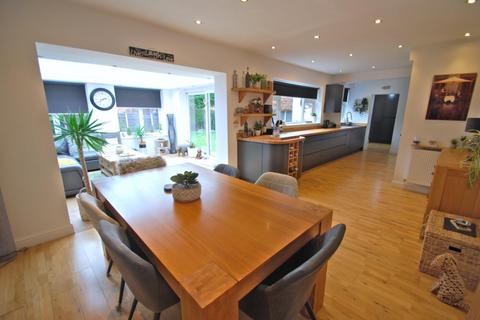 4 Carmenna Drive, Bramhall, Stockport, SK7 2HQ