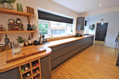 4 Carmenna Drive, Bramhall, Stockport, SK7 2HQ