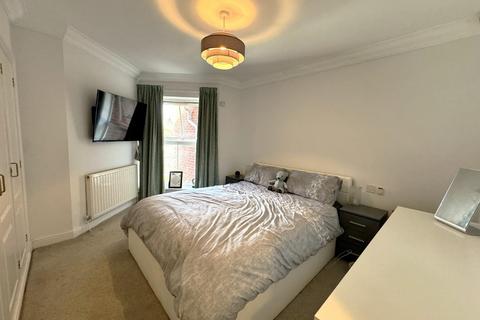 2 bedroom apartment for sale, Hampton House, Bramhall Lane South, Bramhall