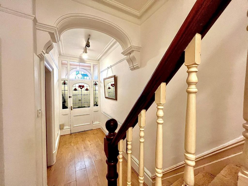 Hallway.jpg