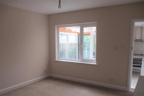2 bedroom semi-detached house to rent, Brookdale Road, Nuneaton