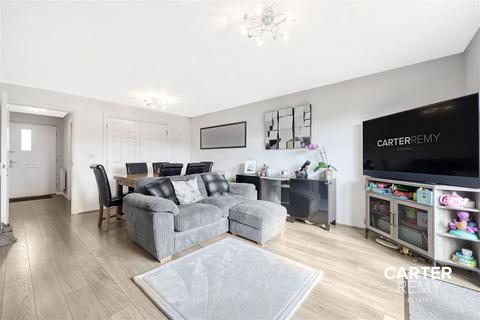 17 Schoolfield Road, West Thurrock, Grays, RM20 3AN