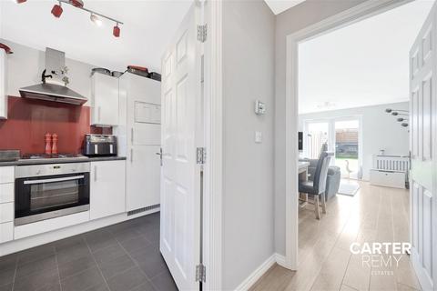 17 Schoolfield Road, West Thurrock, Grays, RM20 3AN
