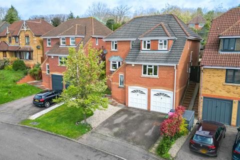 4 bedroom detached house for sale, Elm Way, Hartshill, Nuneaton