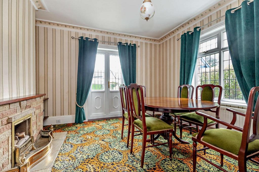 Woodlands Drive, Harrogate, HG2 7AT 3 bed detached house for sale £525,000