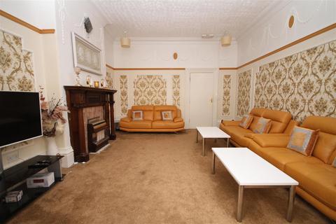 7 bedroom semi-detached house for sale, Parkfield Road, Manningham