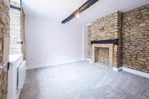 4 bedroom terraced house for sale, White Hart Mews, The Green, Calne